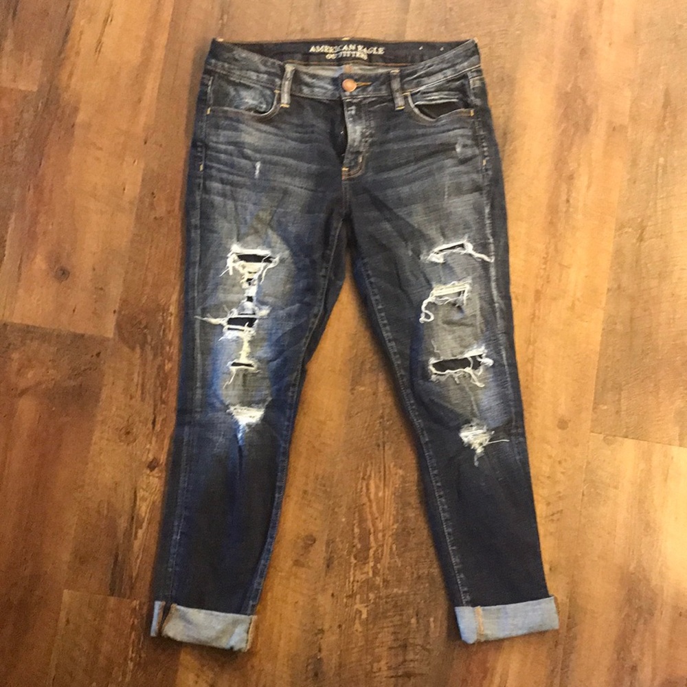 Distressed skinny jeans